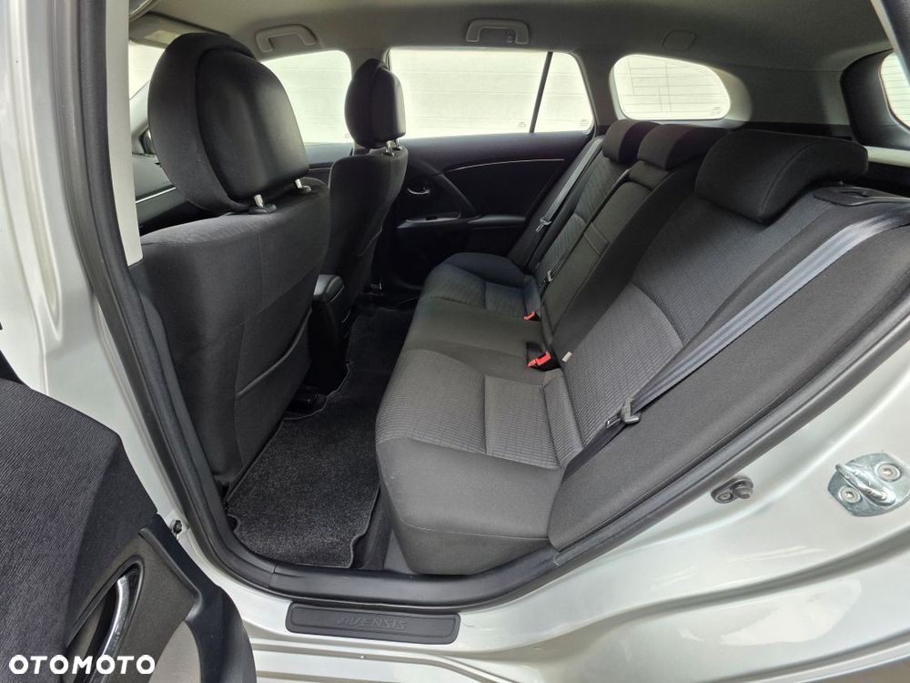 Toyota Avensis 1.8 Executive - 10