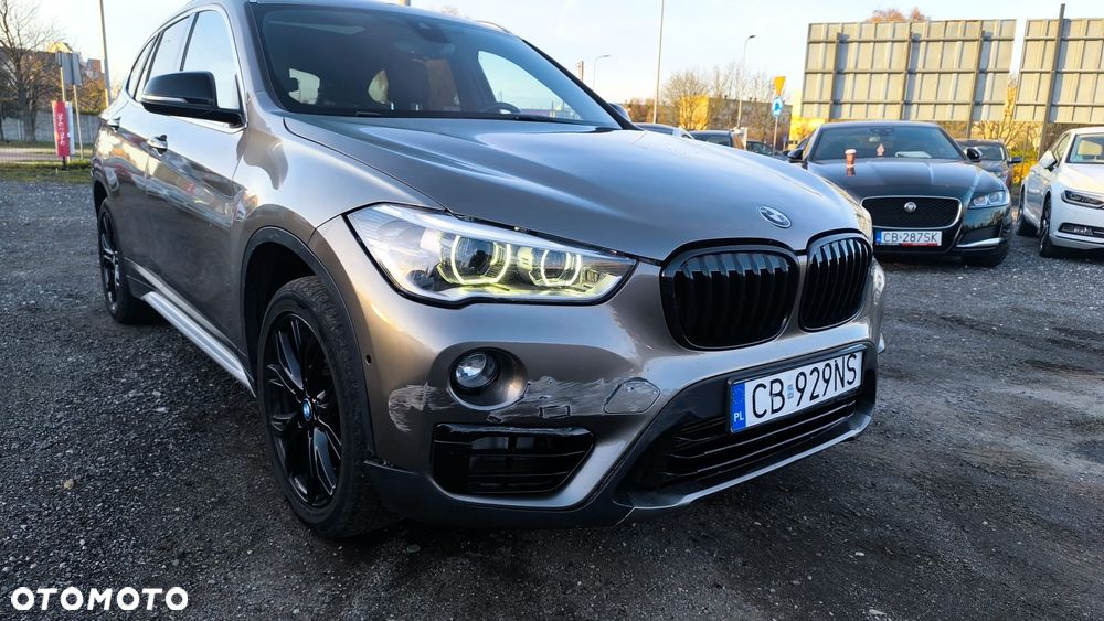 BMW X1 xDrive25i GPF Sport Line - 3