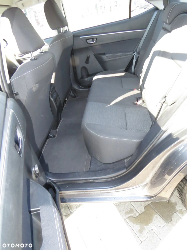 Toyota Corolla 1.6 Premium + - 7