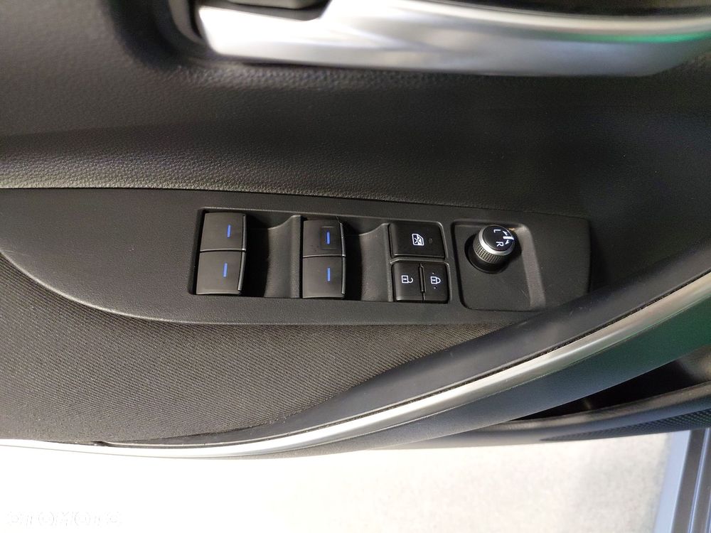 Toyota Corolla 1.8 Hybrid Comfort - 19