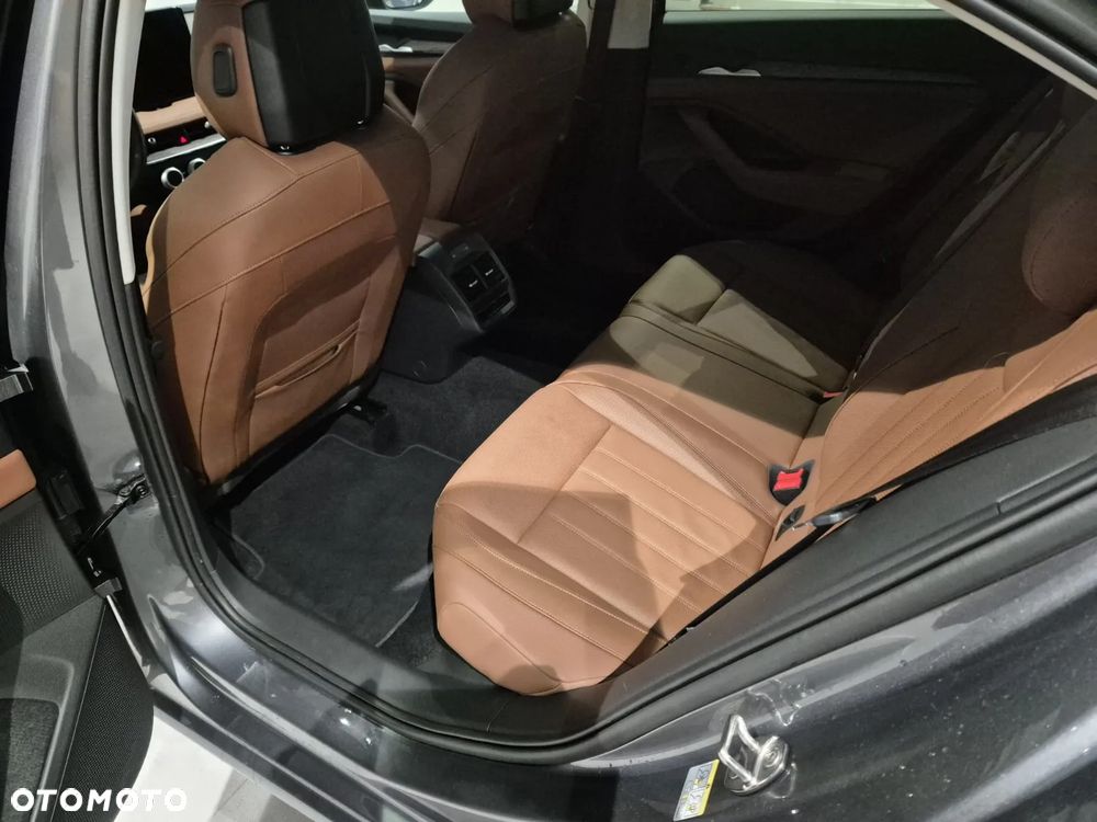Skoda Superb 1.5 TSI mHEV Selection DSG - 12
