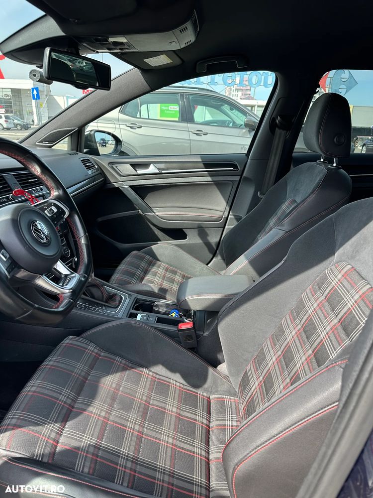 Volkswagen Golf - 13