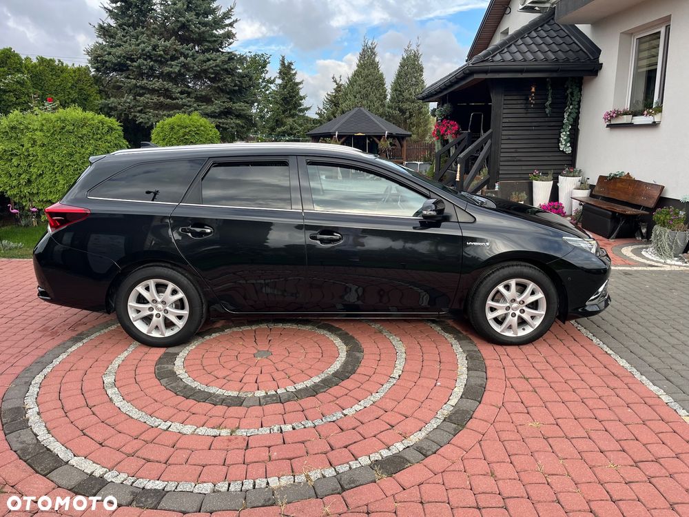 Toyota Auris ver-1-8-hsd-luna - 8