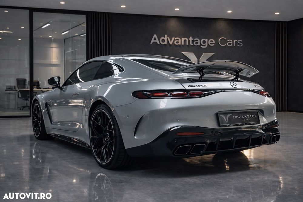 Mercedes-Benz AMG GT - 3