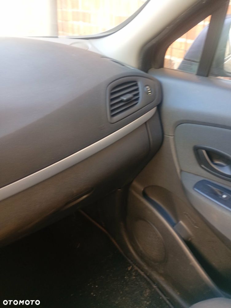 Renault Scenic dCi 110 Expression - 12