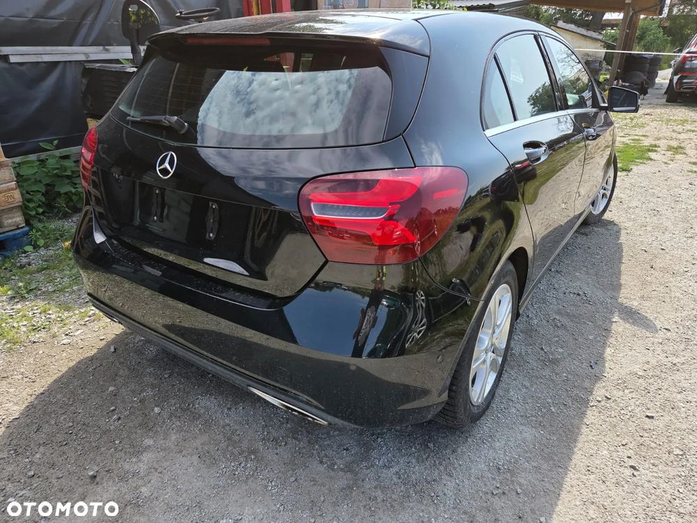 Mercedes-Benz Klasa A 180 (BlueEFFICIENCY) - 1