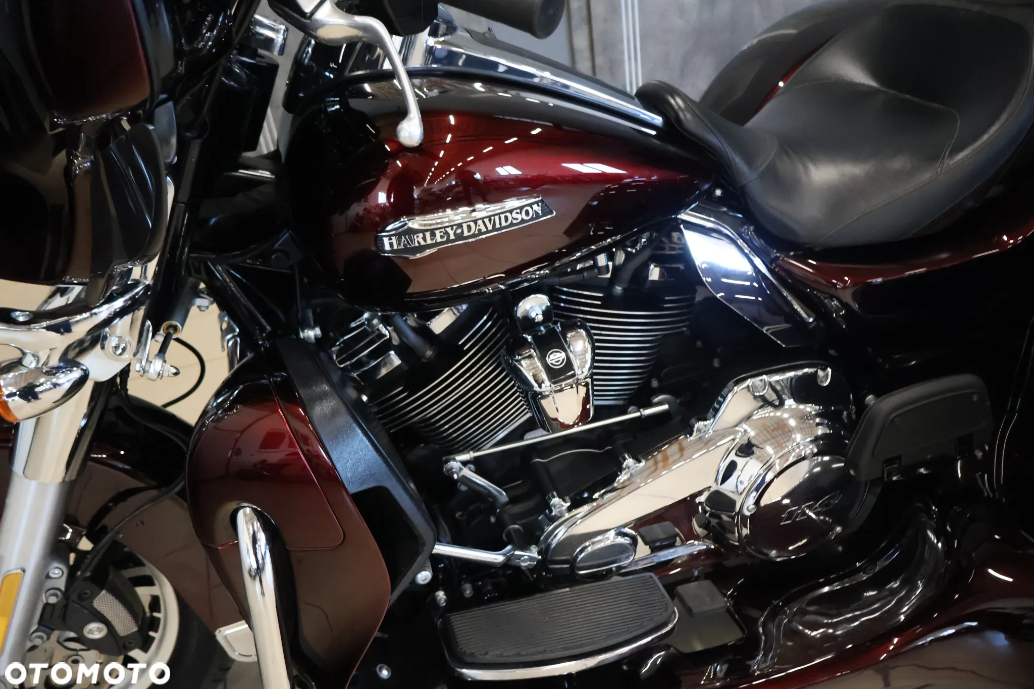 Harley-Davidson FLHS Electra Glide - 32