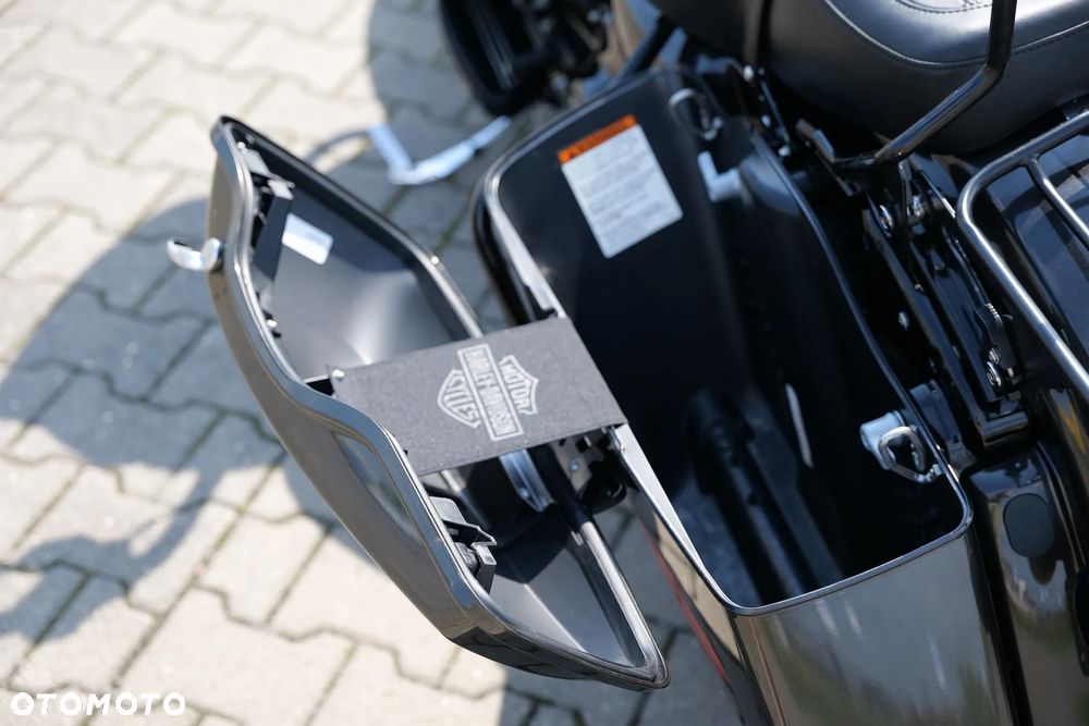 Harley-Davidson Touring Road Glide - 22
