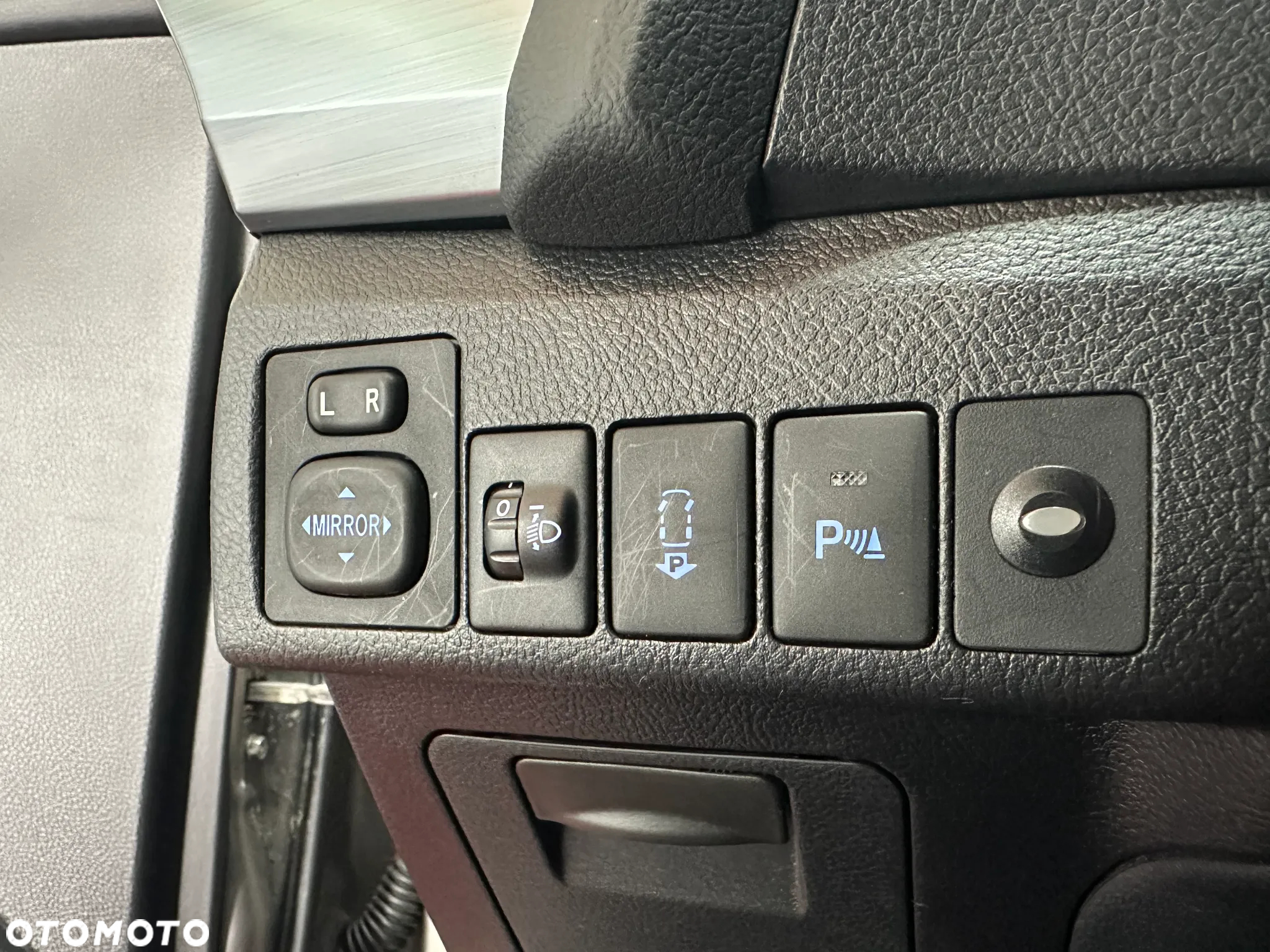Toyota Auris Hybrid 135 Premium - 24