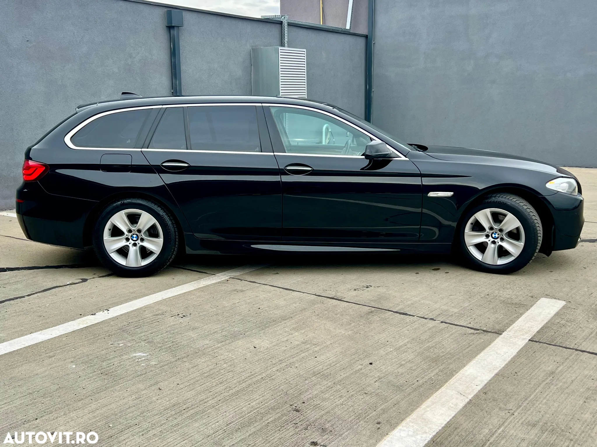 BMW Seria 5 520d Touring Aut. Luxury Line - 6