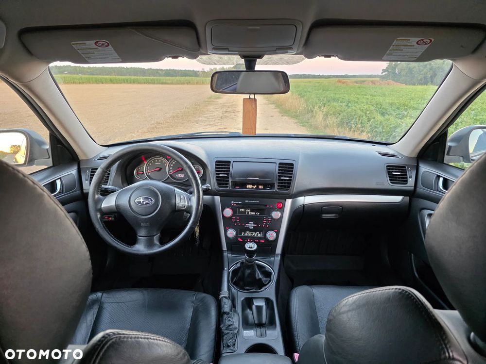 Subaru Legacy - 10