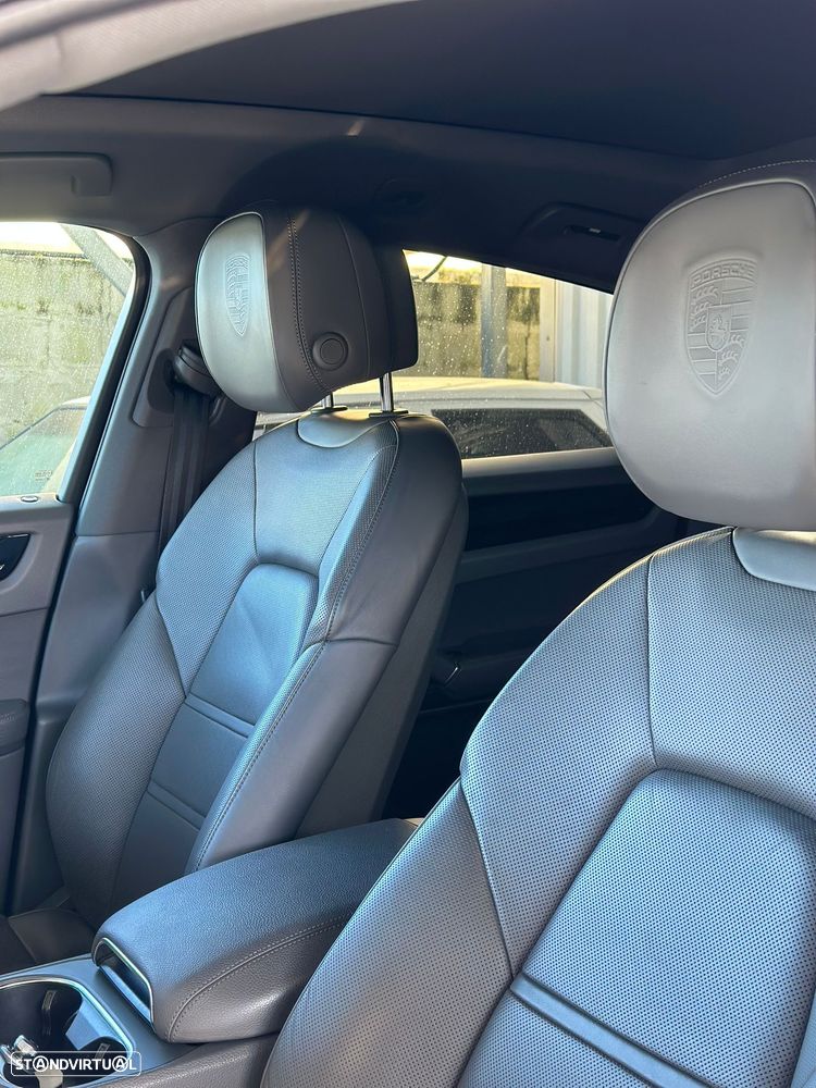 Porsche Cayenne Coupé E-Hybrid - 20