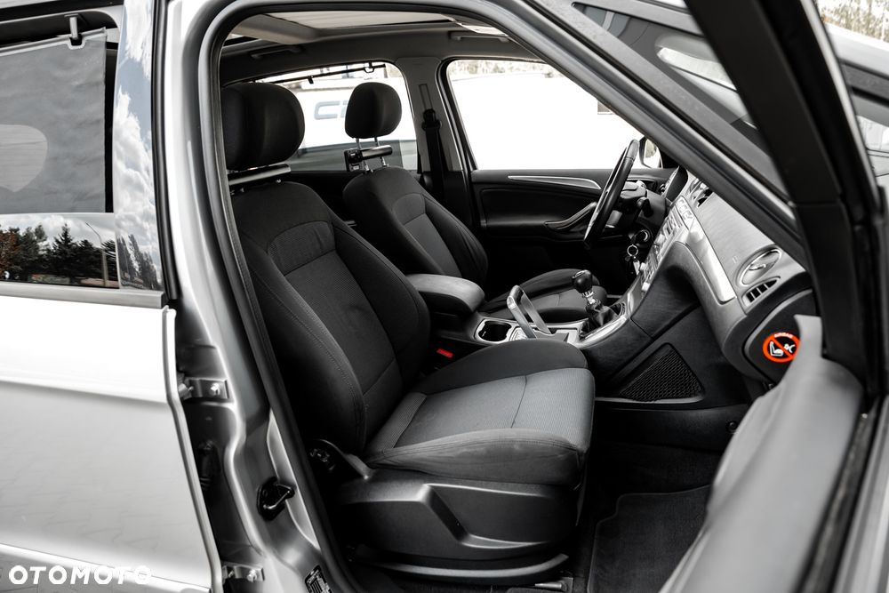 Ford S-Max 2.5 Titanium - 24