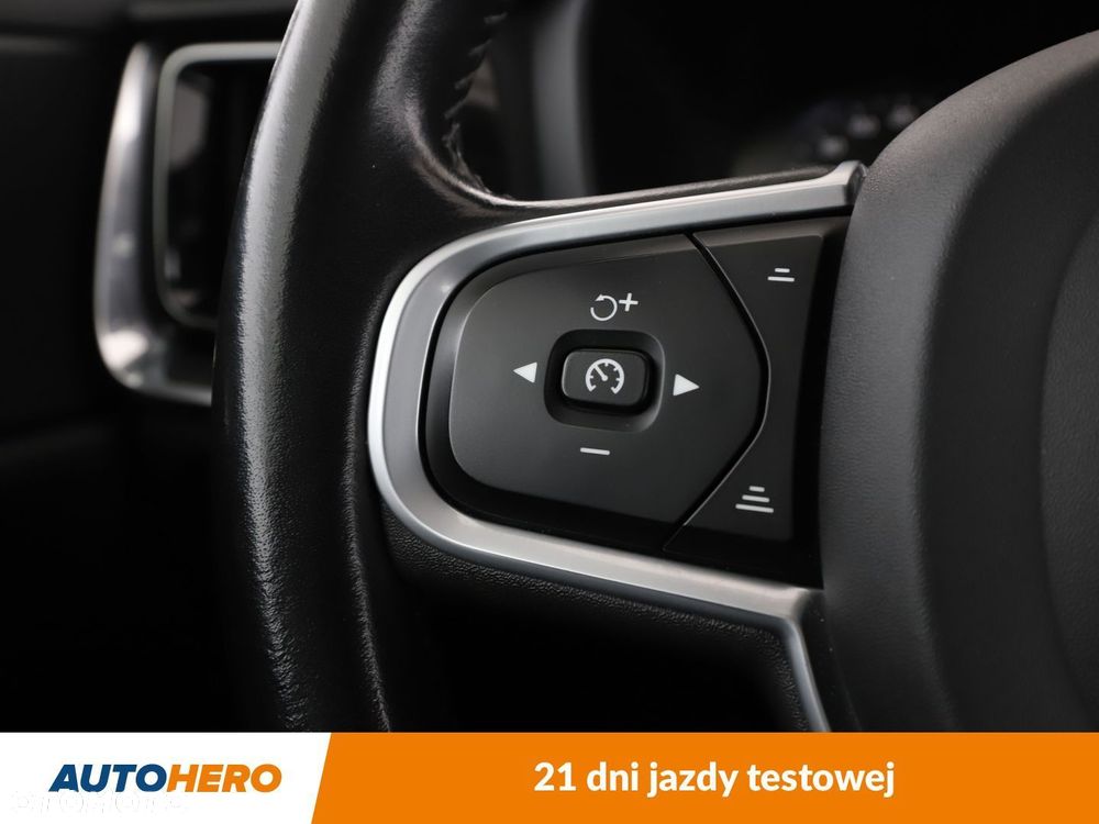 Volvo V60 D3 Momentum Pro - 27