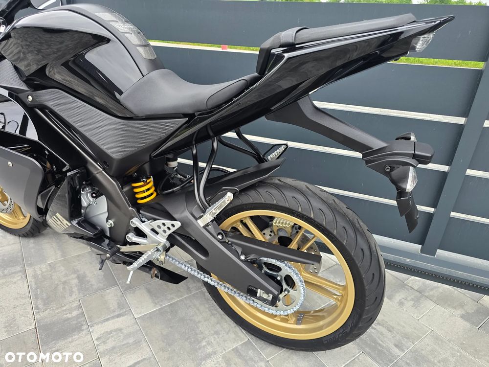 Yamaha YZF - 13