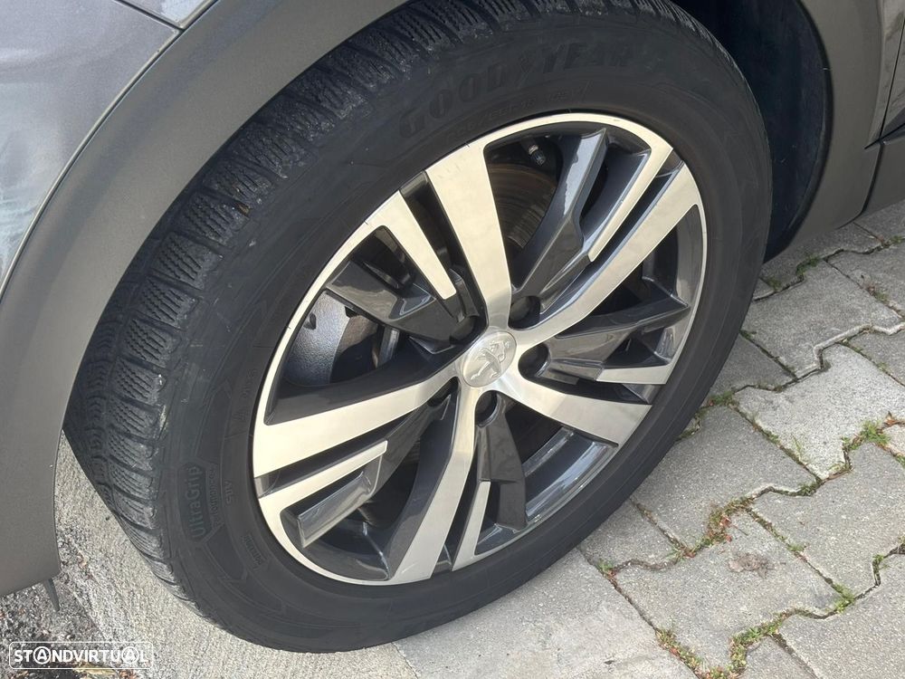 Peugeot 3008 1.6 Hybrid Allure Pack e-EAT8 - 17