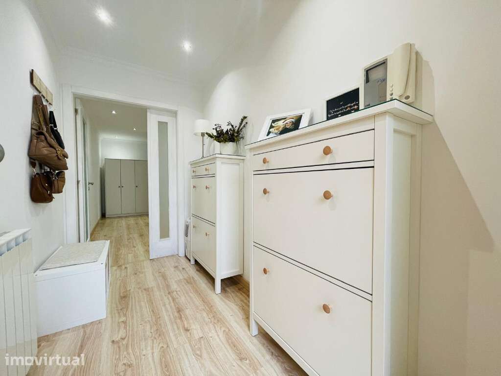 Apartamento T1 com garagem em zona dos Olivias, Coimbra - Grande imagem: 2/22