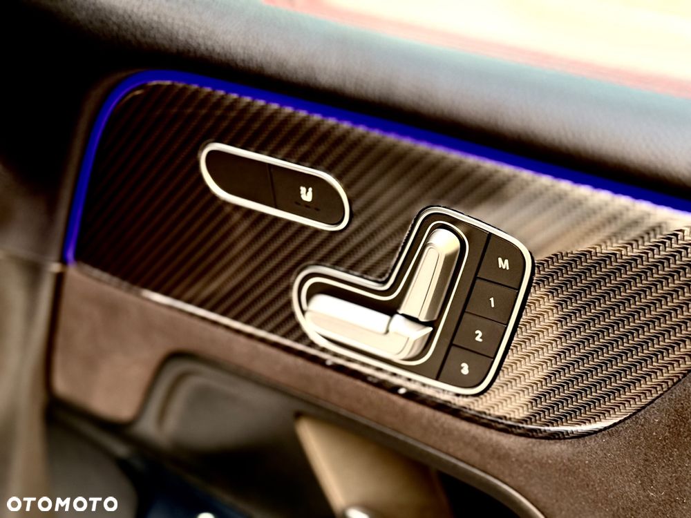 Mercedes-Benz GLB 250 4-Matic AMG Line 8G-DCT - 36