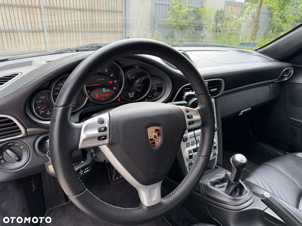 Porsche 911 Carrera 4 - 13