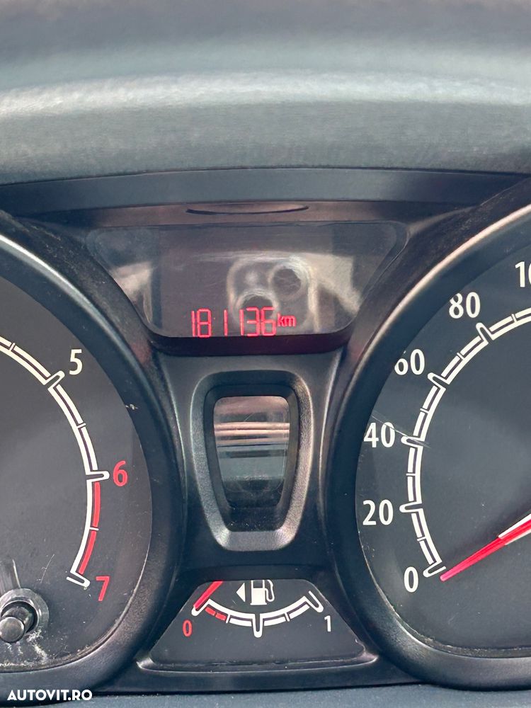 Ford Fiesta 1.25i Ambiente - 17