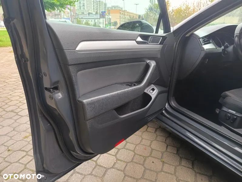 Volkswagen Passat - 8