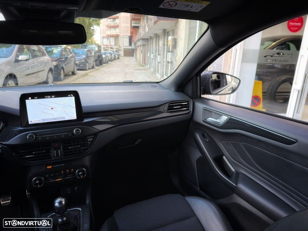 Ford Focus 1.0 EcoBoost ST-Line - 26