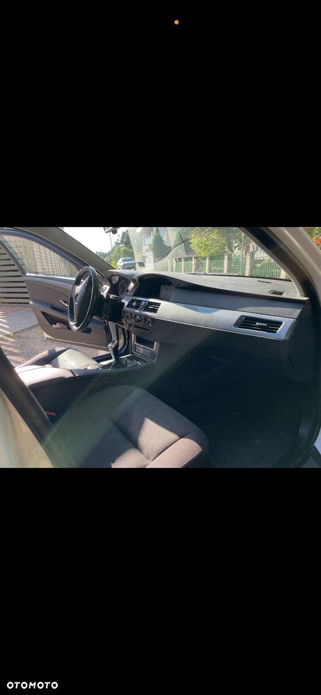 BMW Seria 5 523i - 11