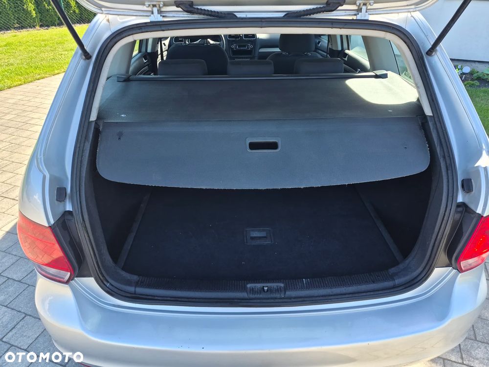 Volkswagen Golf 1.6 TDI DPF Style - 24