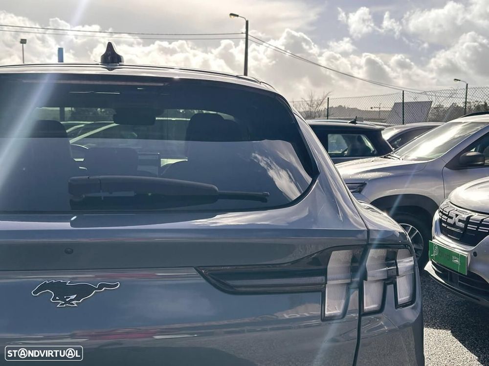 Ford Mustang Mach-E Alargada - 13