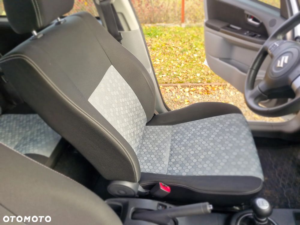 Suzuki SX4 1.6 VVT 4x4 Comfort - 16
