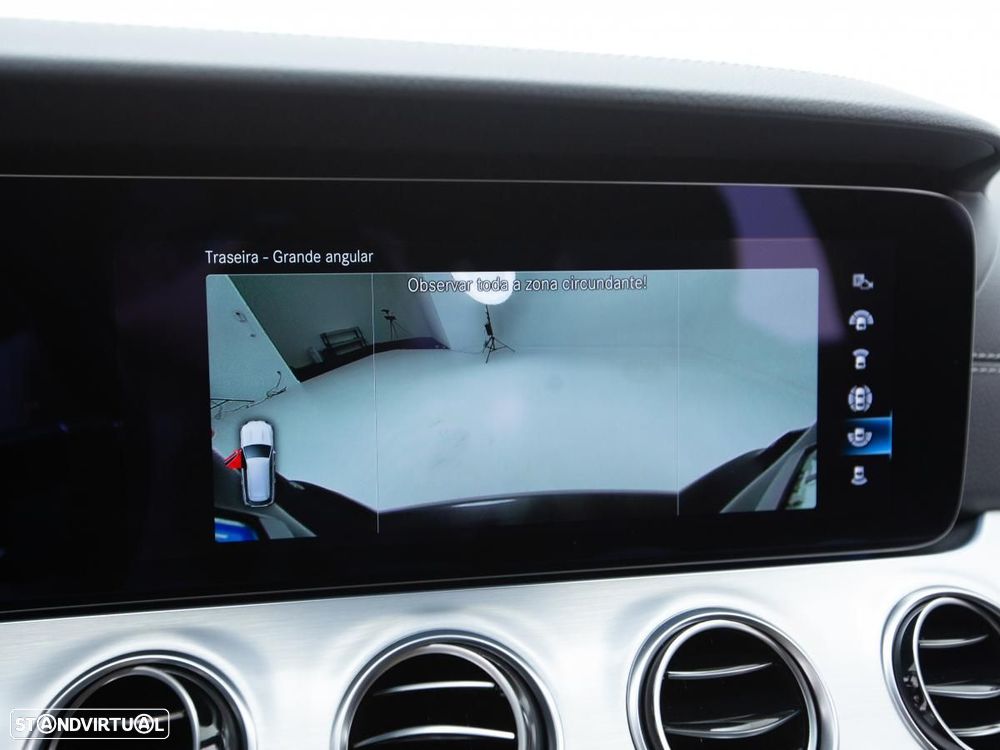 Mercedes-Benz E 300 de AMG Line - 32