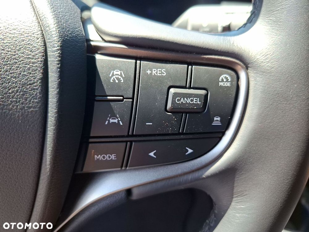 Lexus UX - 31