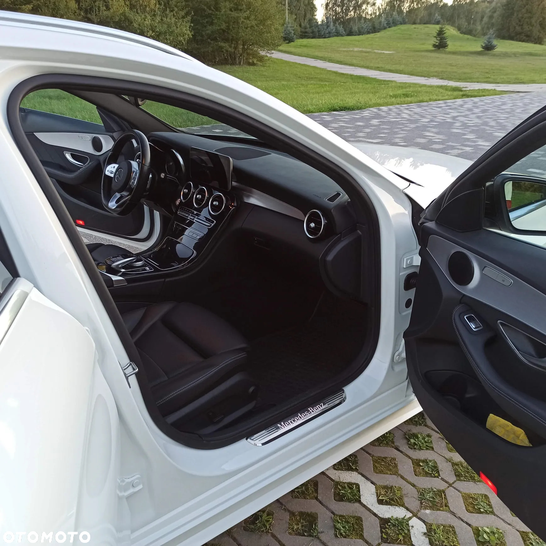 Mercedes-Benz Klasa C 220 d 4Matic T 9G-TRONIC AMG Line - 6