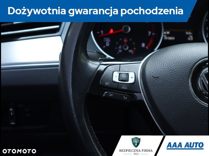Volkswagen Passat - 20