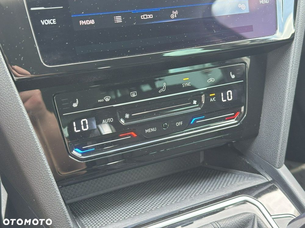 Volkswagen Passat - 23