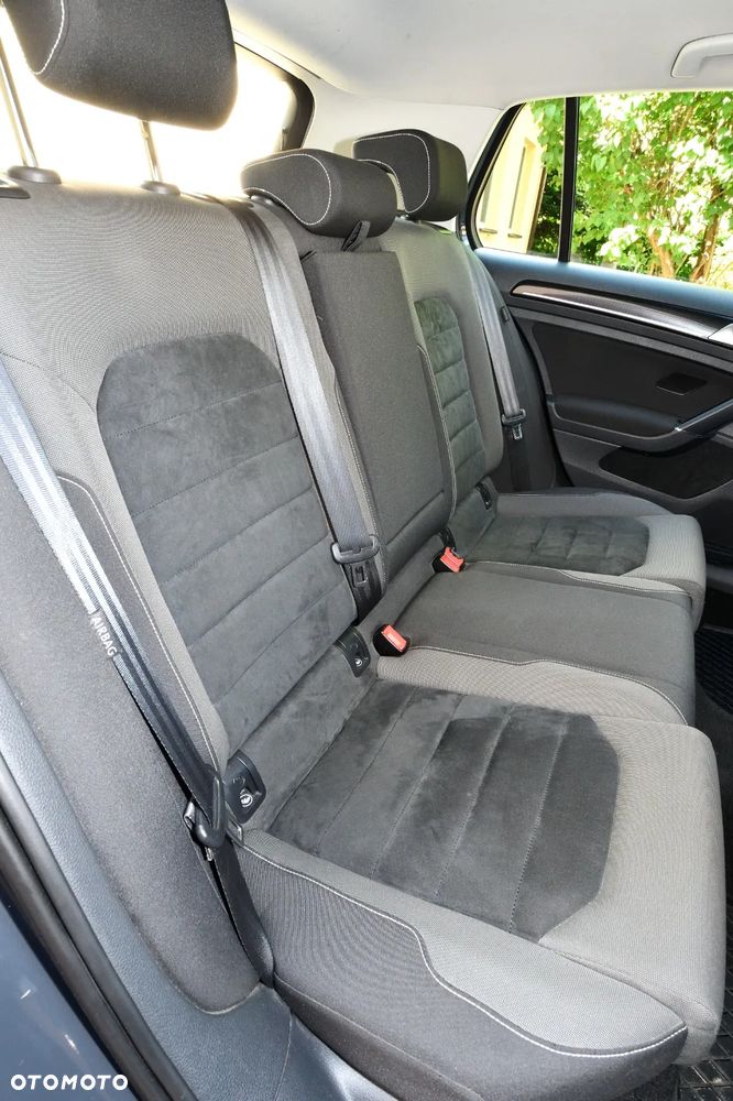 Volkswagen Golf - 39