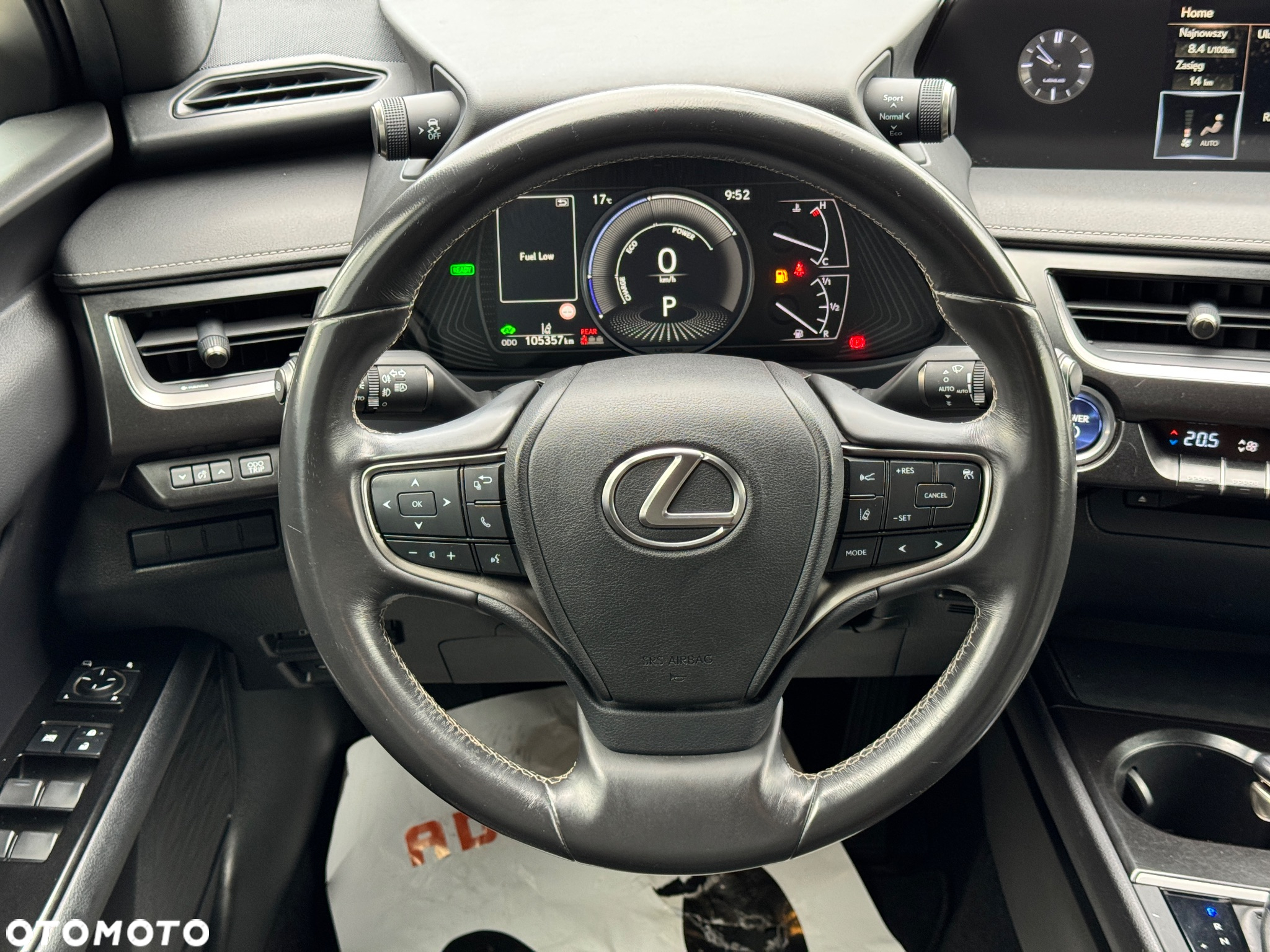 Lexus UX - 12