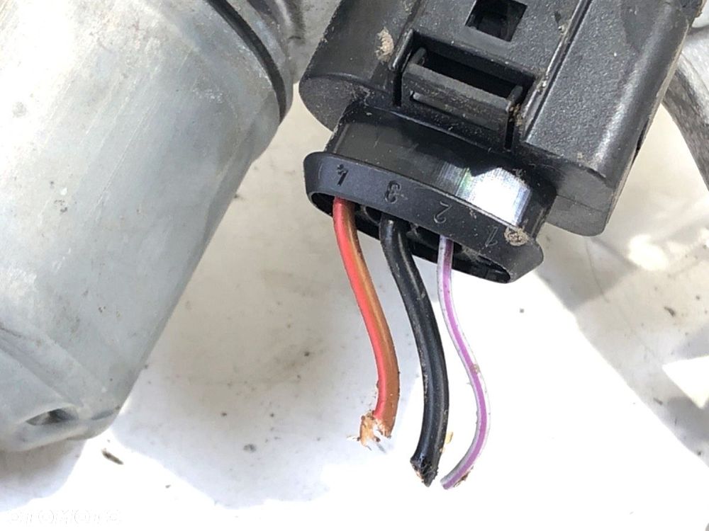 MECHANIZM WYCIERACZEK PRAWY PRZÓD  FORD FOCUS III 2010 - 2022 1.6 Ti 77 kW [105 KM] benzyna 2010 - - 3