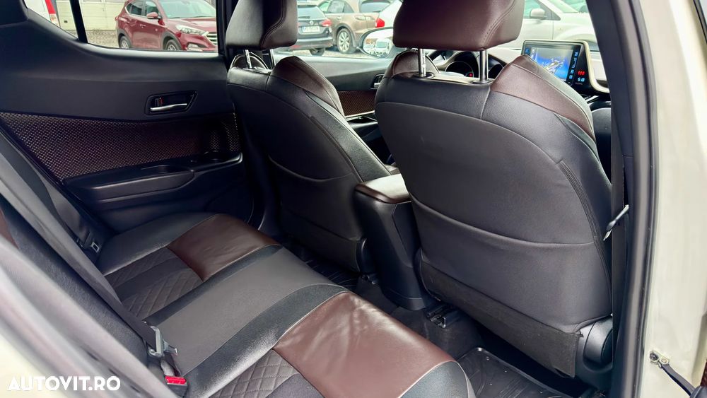 Toyota C-HR Hybrid Lounge - 7