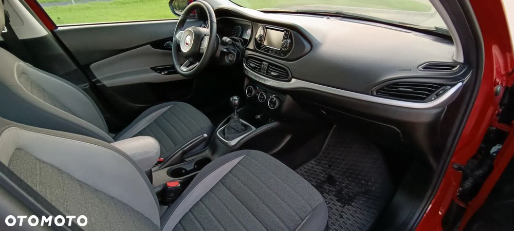 Fiat Tipo 1.4 16v Lounge EU6d - 9