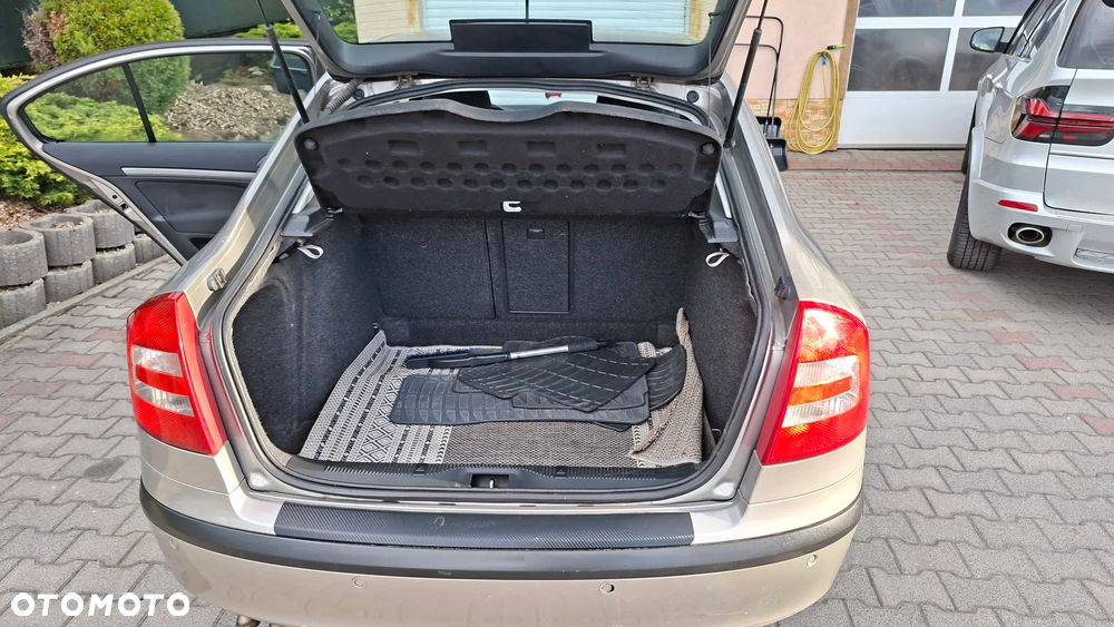 Skoda Octavia 1.9 TDI Ambiente DSG - 16