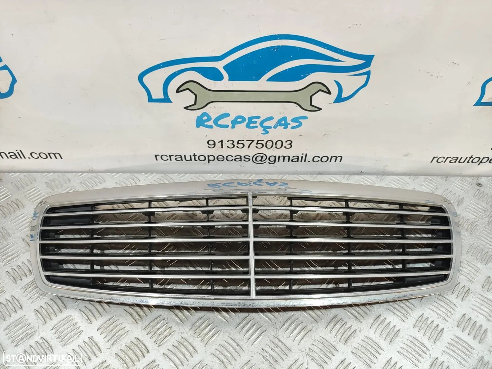 GRELHA CENTRAL FRENTE FRONTAL ORIGINAL MERCEDES BENZ W211 A2118800383 - 1