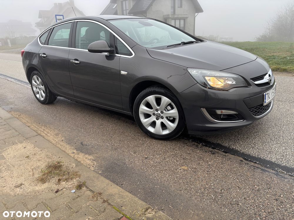 Opel Astra 1.4 Turbo - 11