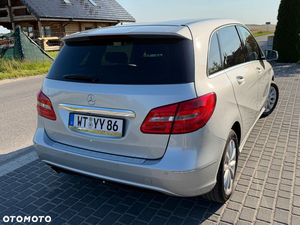 Mercedes-Benz Klasa B 180 BlueEFFICIENCY Edition - 23