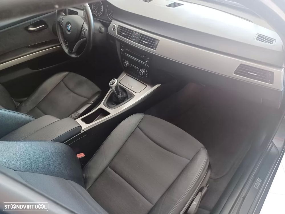 BMW 318 d - 23