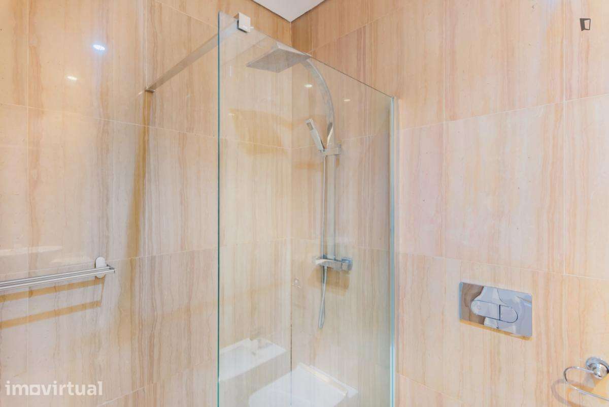Apartamento com 2 quartos - localizado em Baixa Lisbon - Grande imagem: 2/36