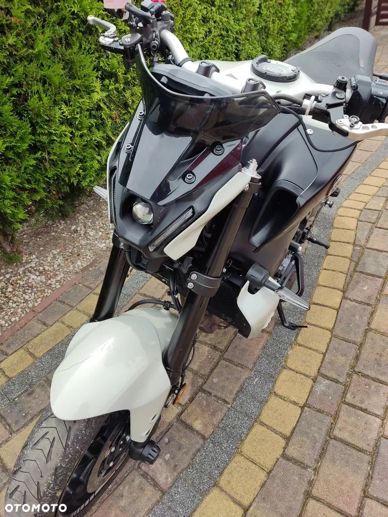 Yamaha MT - 12