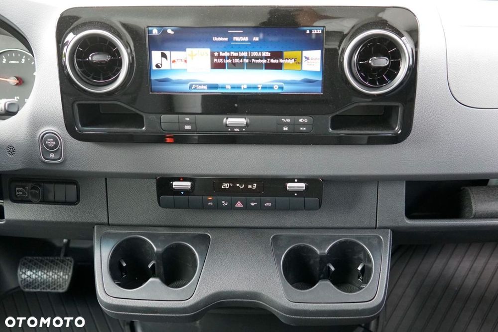 Mercedes-Benz Sprinter - 13