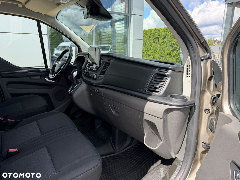 Ford Tourneo Custom - 18