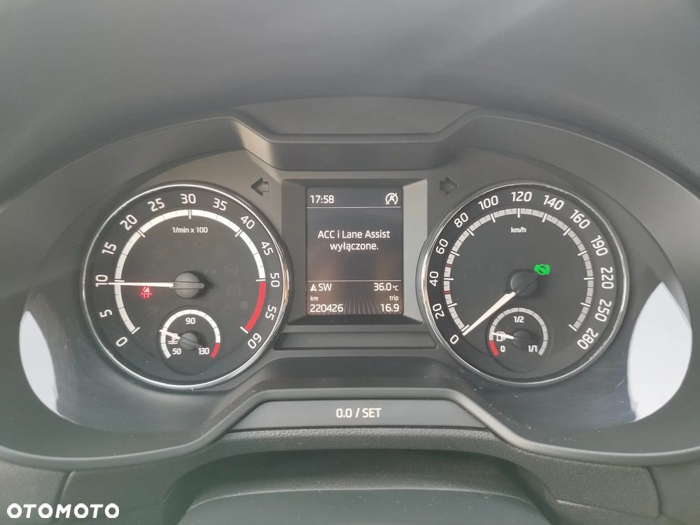 Skoda Octavia 2.0 TDI 4x4 RS Challenge DSG - 11